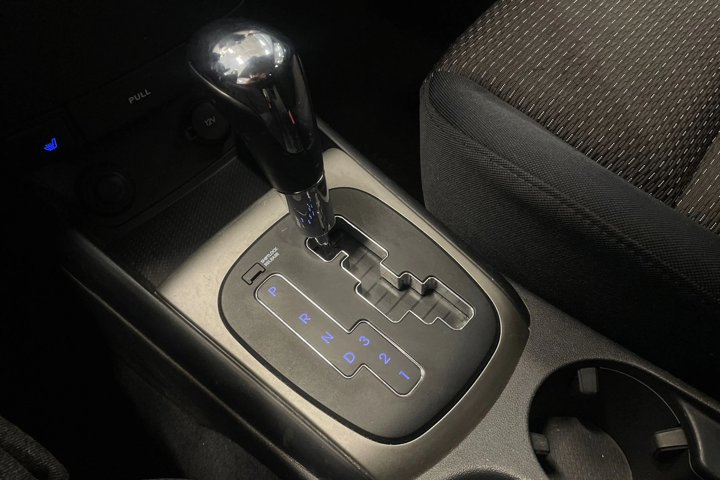 punainen Hyundai i30 2008 kuva 25.