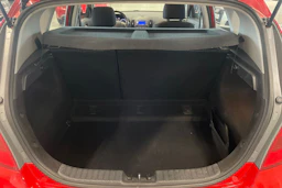 punainen Hyundai i30 2008 kuva 26.