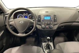 musta Hyundai i30 2008 kuva 7.