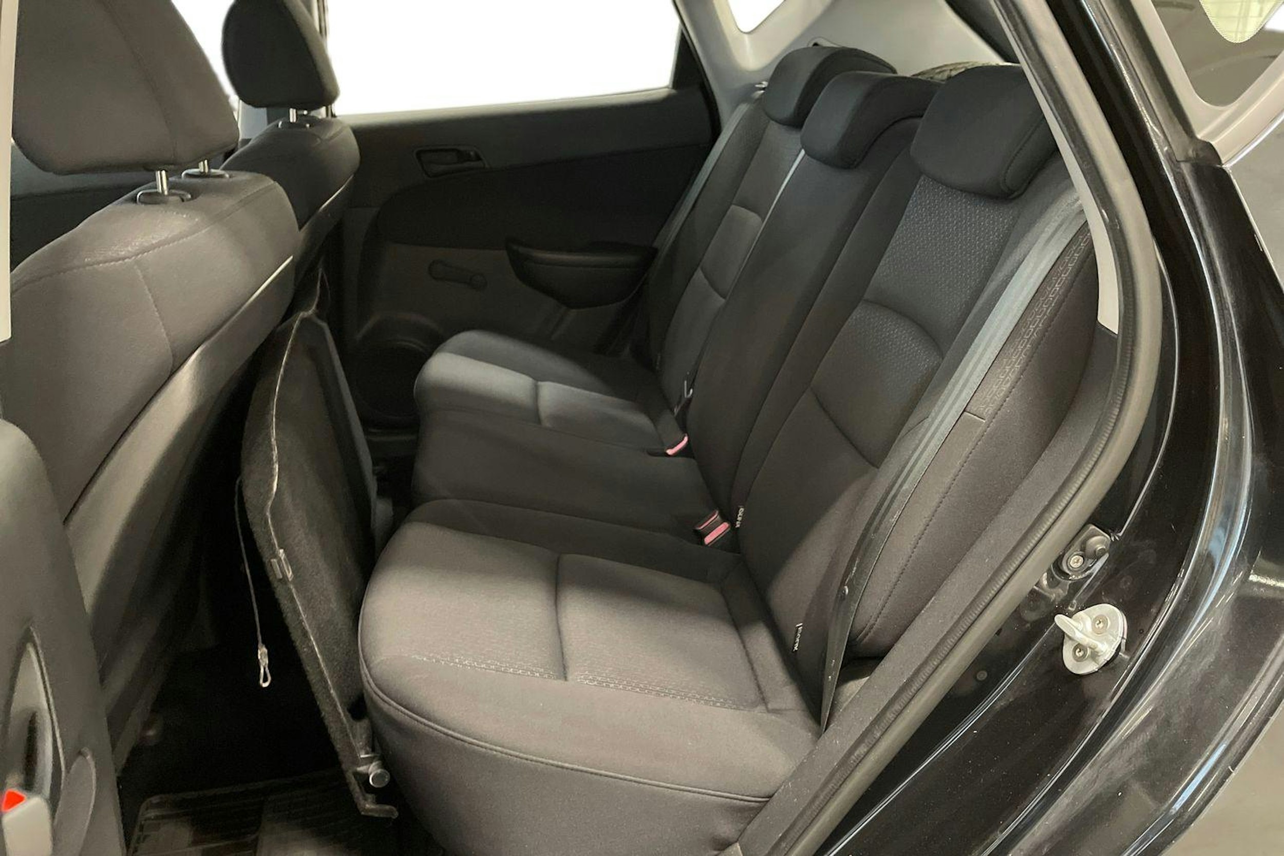 musta Hyundai i30 2008 kuva 8.