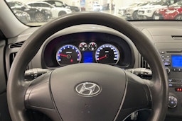 musta Hyundai i30 2008 kuva 12.