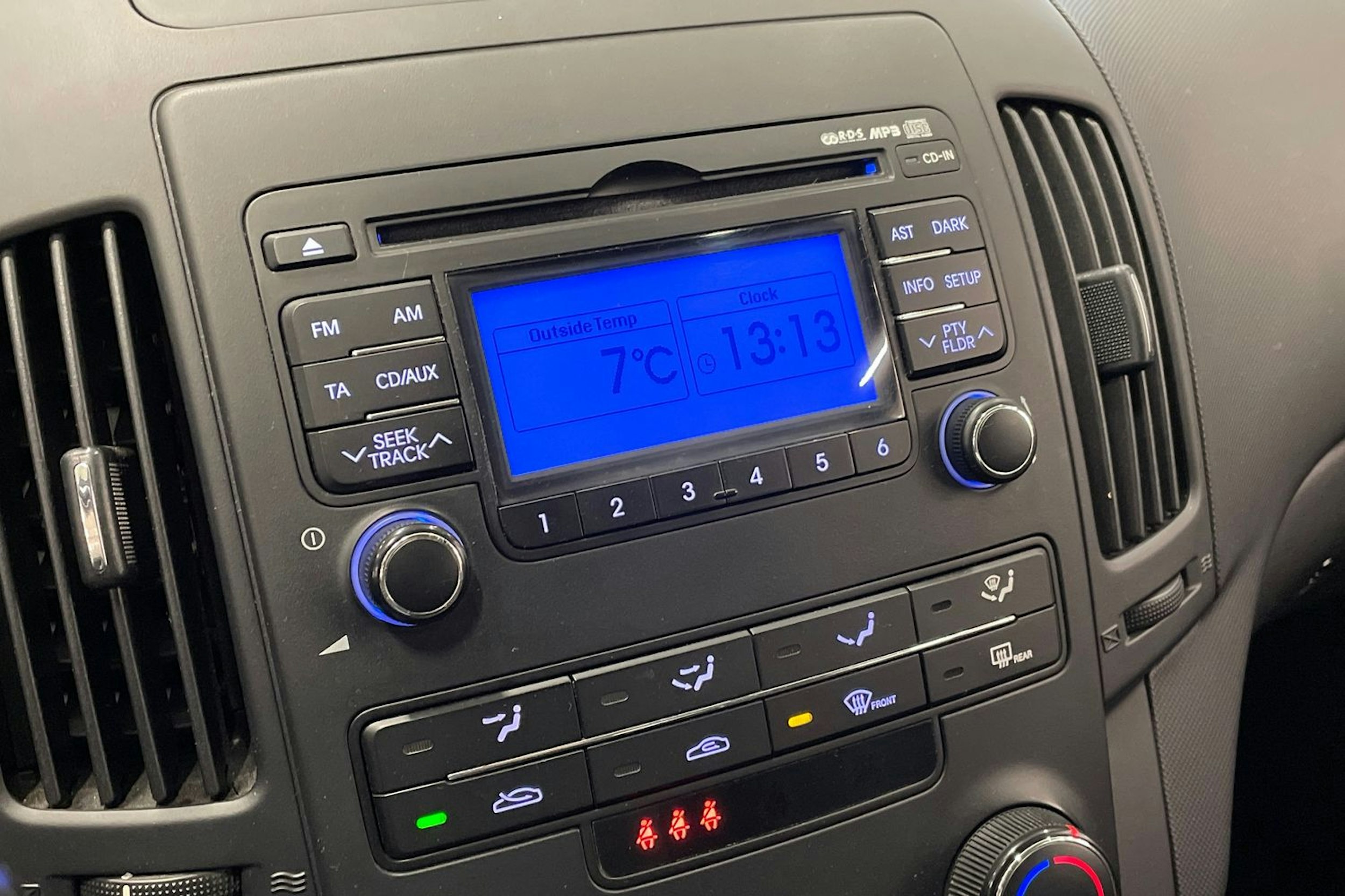 musta Hyundai i30 2008 kuva 13.