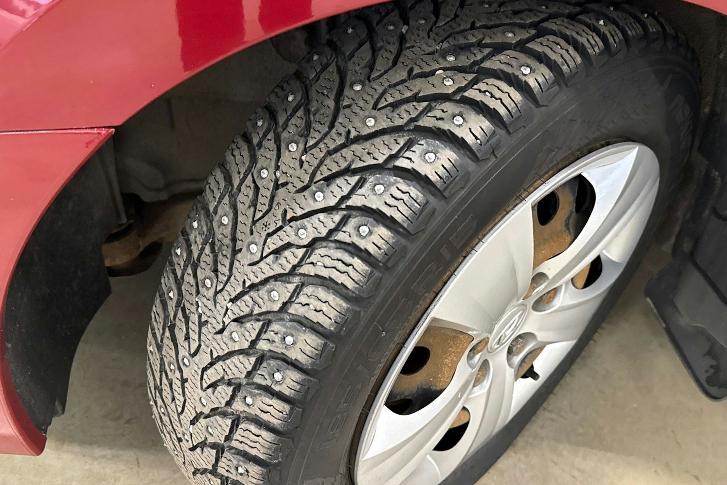 punainen Hyundai i30 2009 kuva 13.