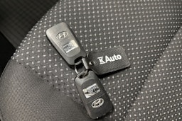 punainen Hyundai i30 2009 kuva 20.