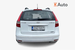 Valkoinen Hyundai i30 2009 kuva 3.