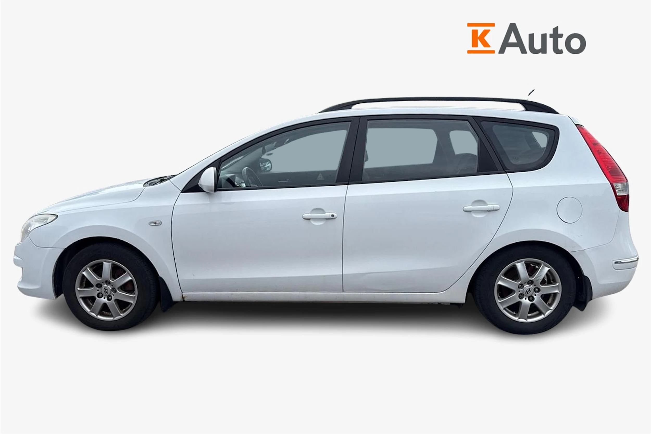 Valkoinen Hyundai i30 2009 kuva 5.