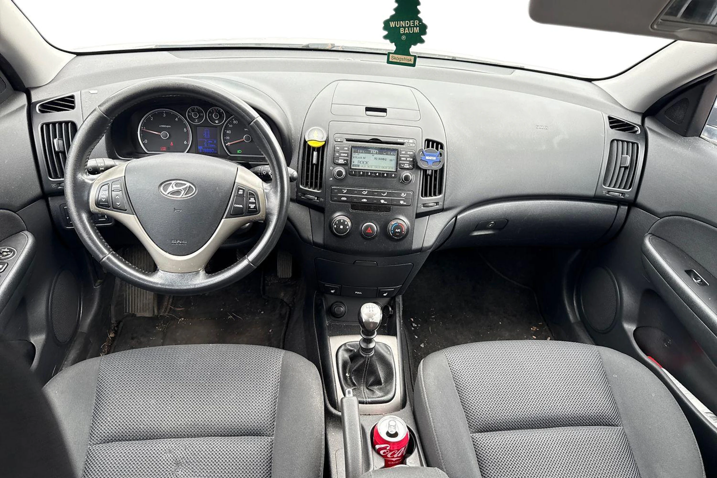 Valkoinen Hyundai i30 2009 kuva 7.