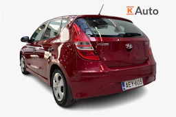 Punainen Hyundai i30 2011 kuva 3.
