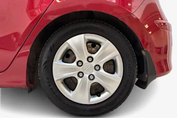 Punainen Hyundai i30 2011 kuva 12.