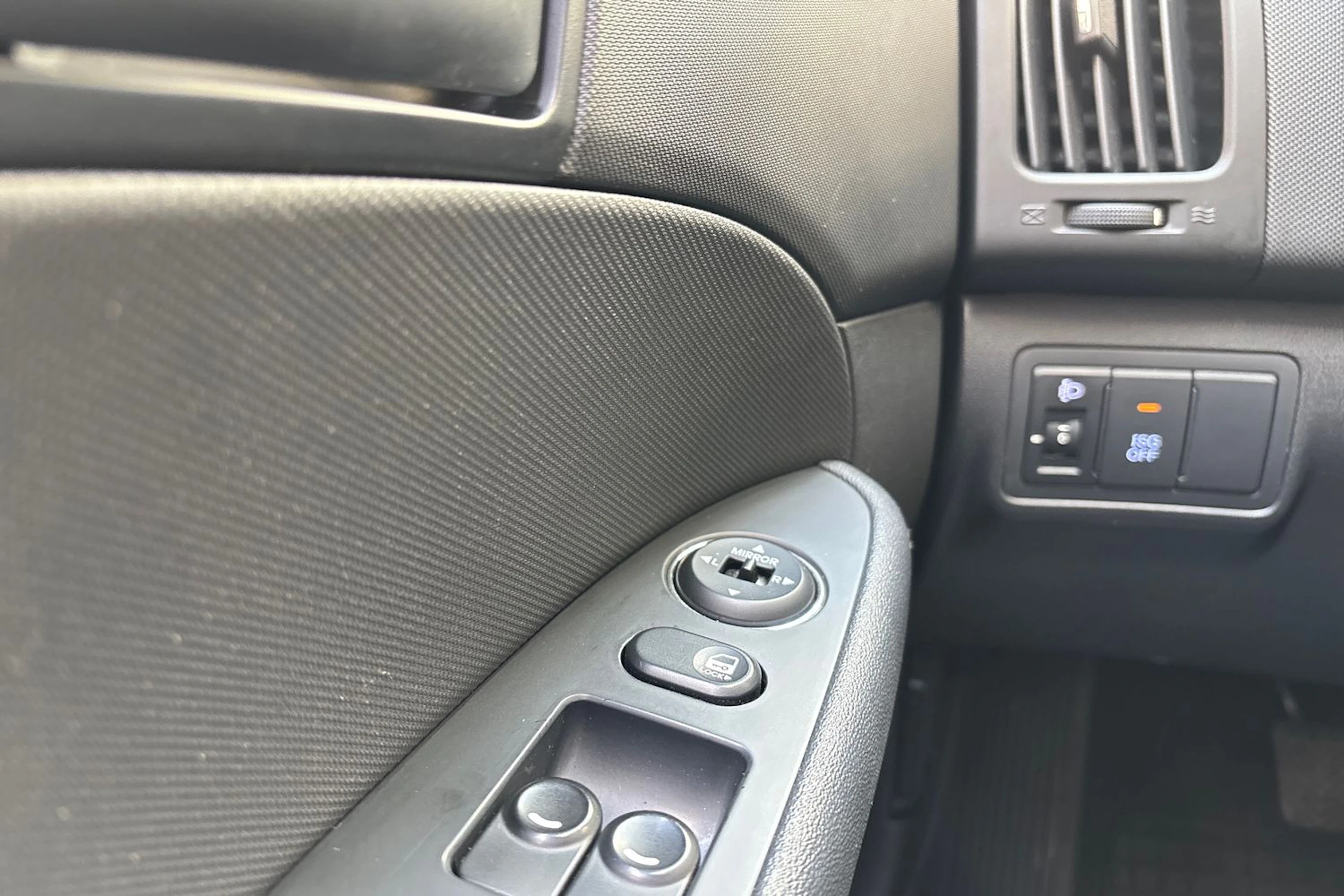 Punainen Hyundai i30 2011 kuva 17.