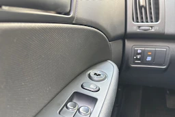 Punainen Hyundai i30 2011 kuva 17.