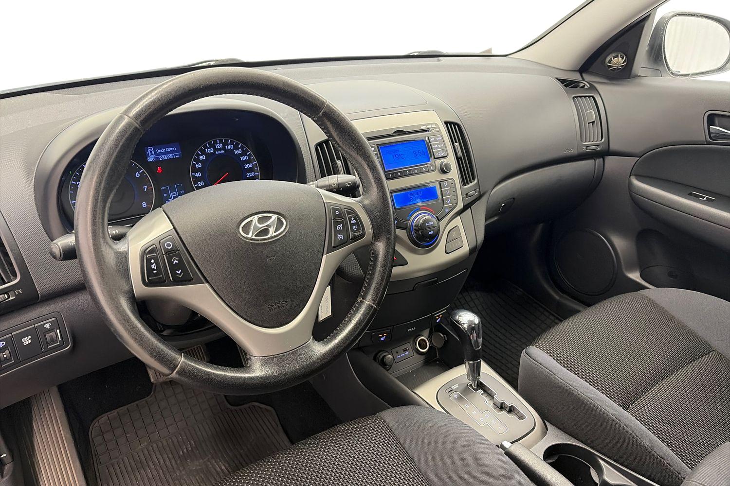 Hyundai i30 Wagon 1,6 CVVT 4AT Premium 2011, bild 6/19