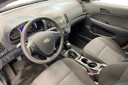 sininen Hyundai i30 2011 kuva 8.