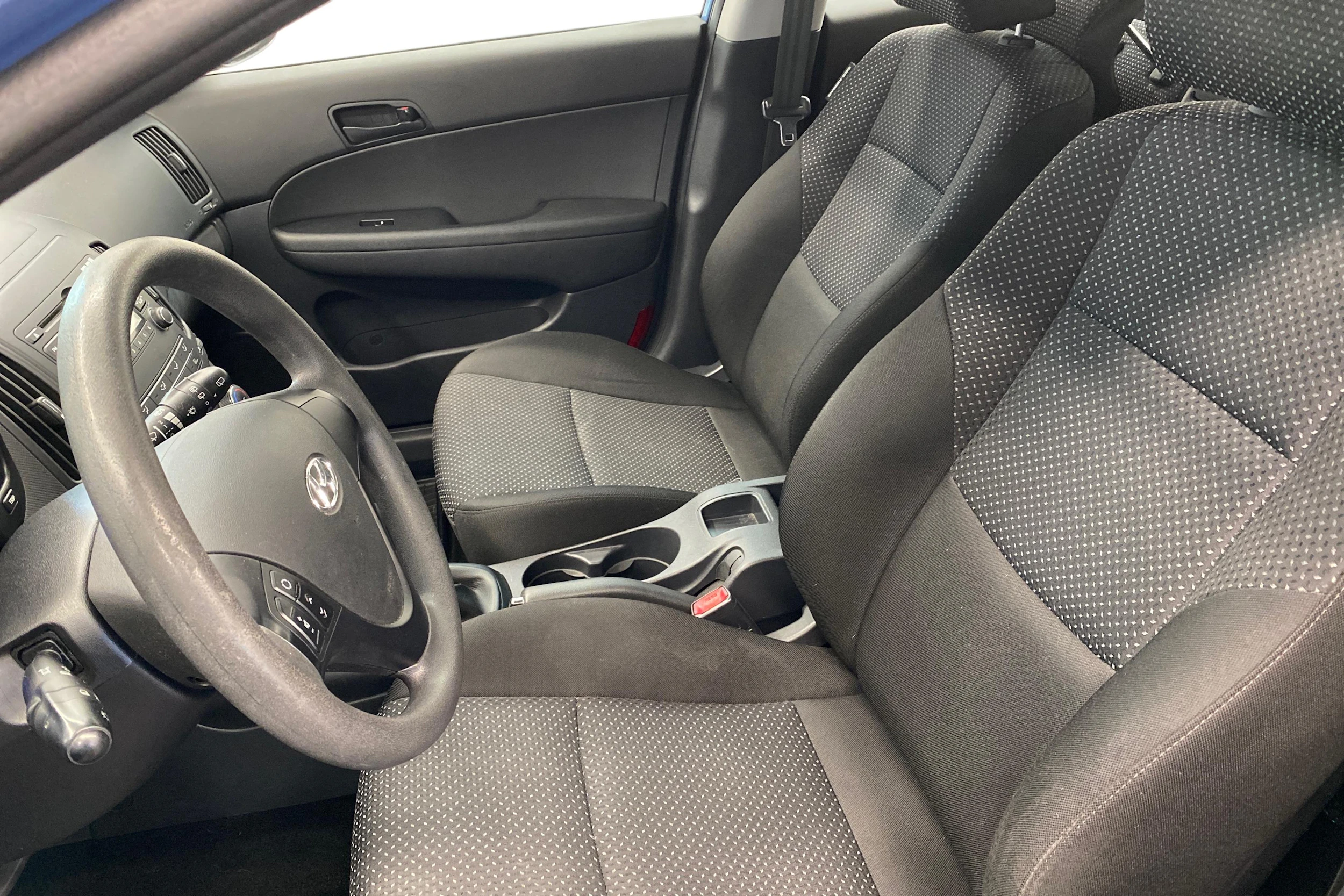 sininen Hyundai i30 2011 kuva 11.