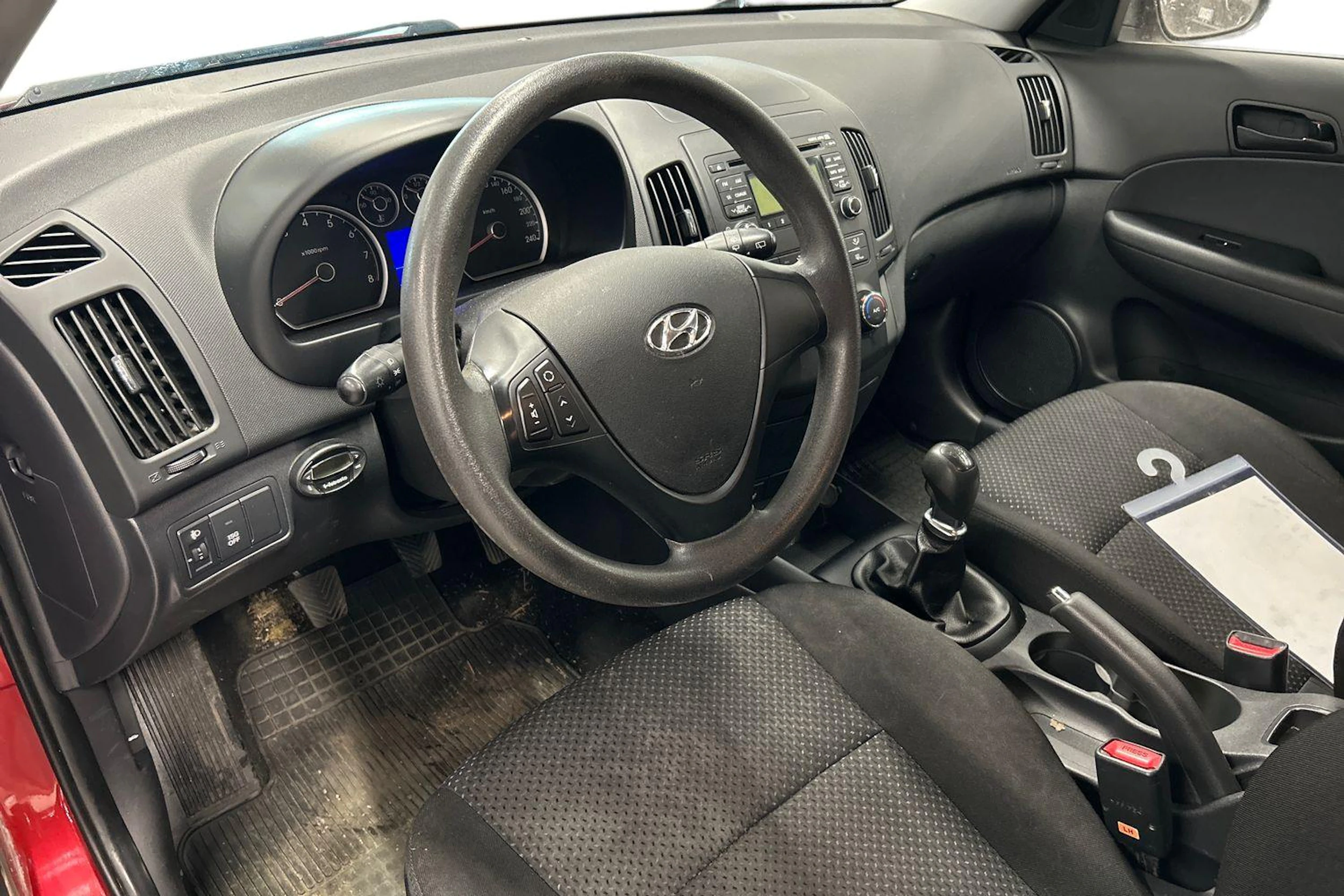 punainen Hyundai i30 2012 kuva 3.