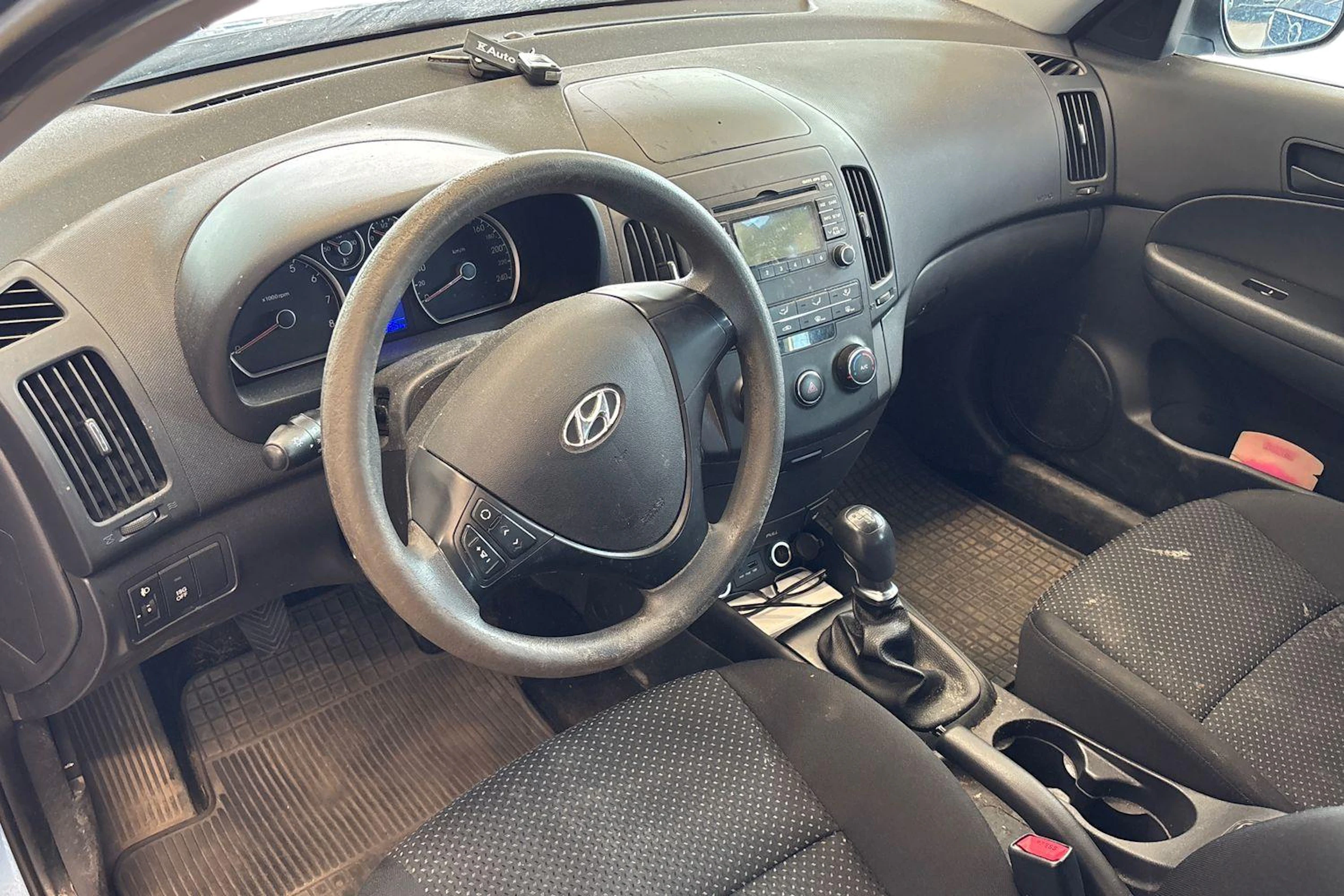 Sininen Hyundai i30 2012 kuva 6.