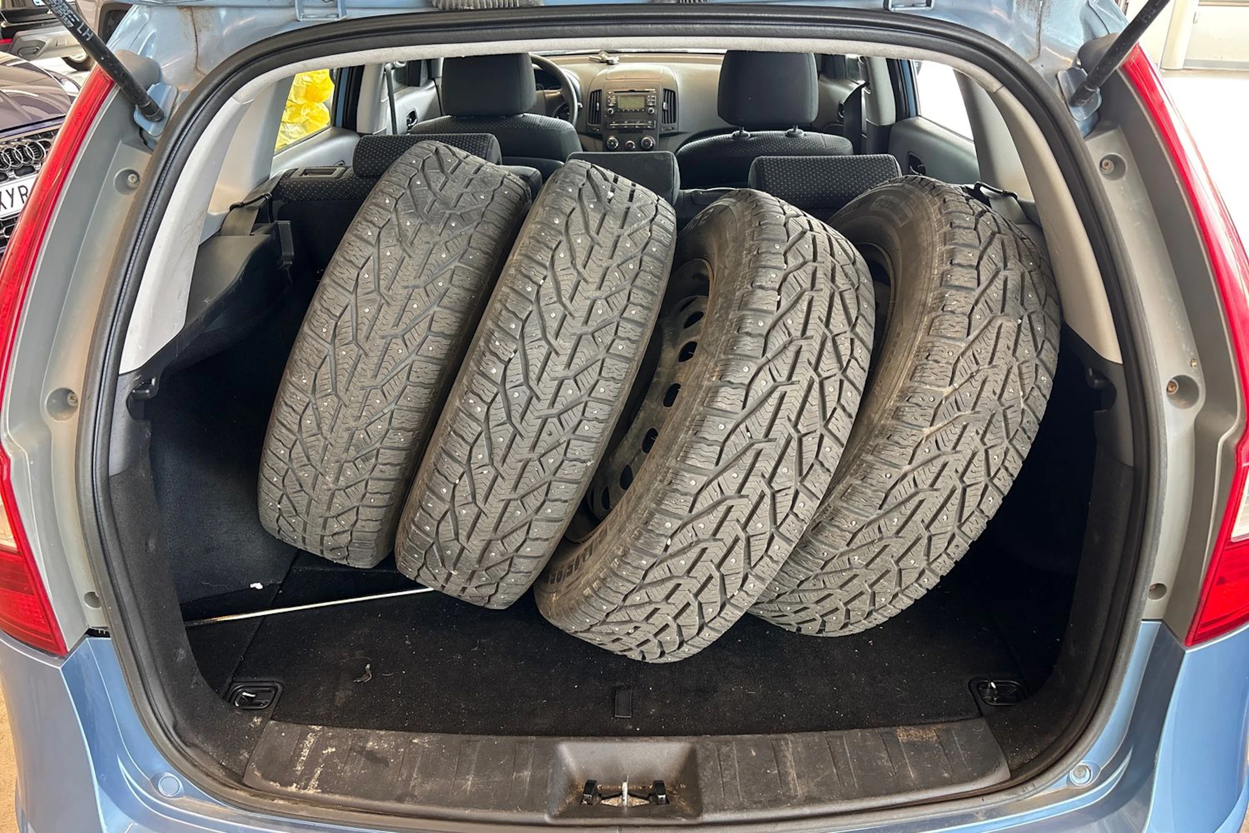 Sininen Hyundai i30 2012 kuva 11.