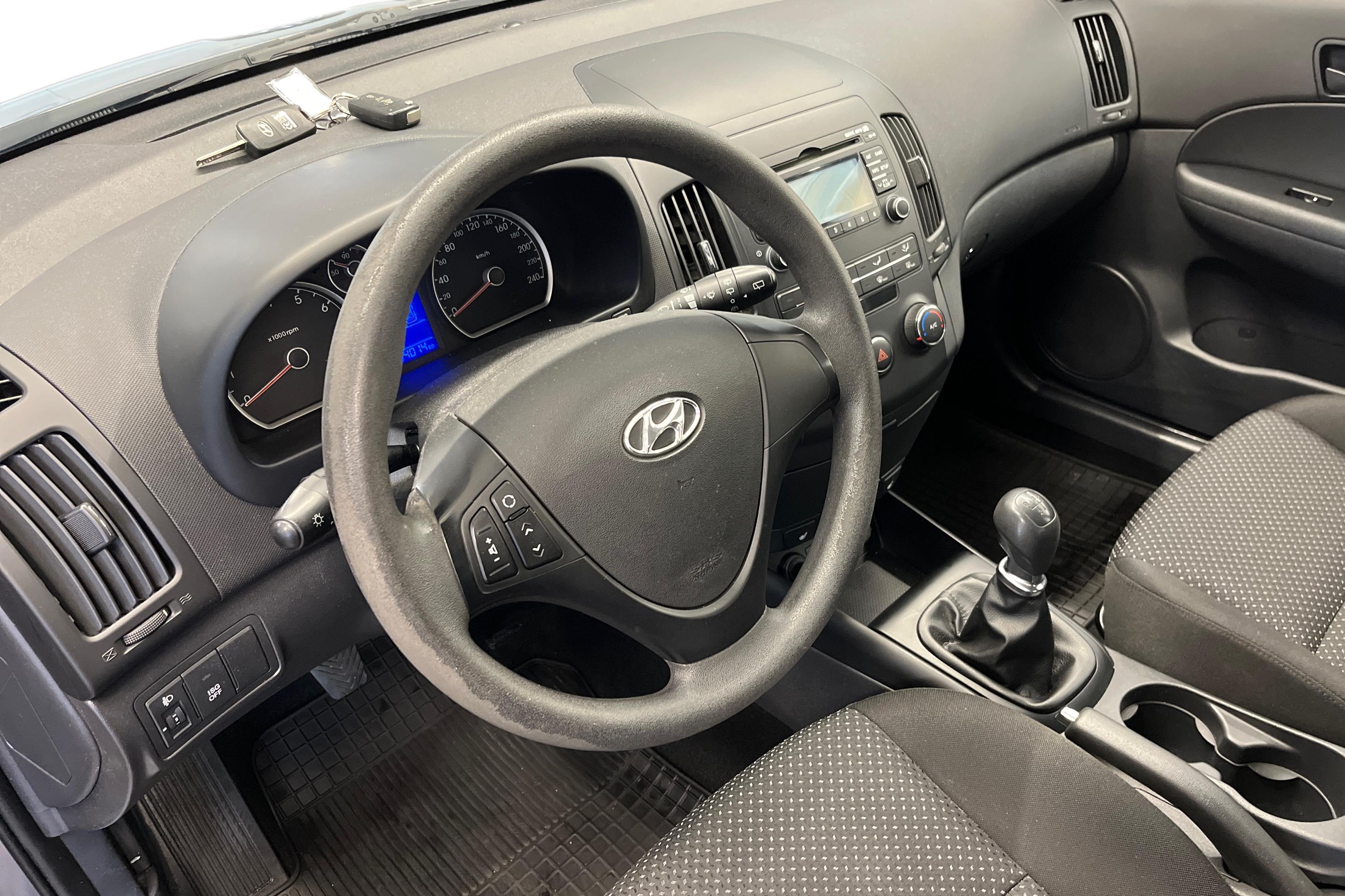 Hyundai i30 2012, photo 6/15