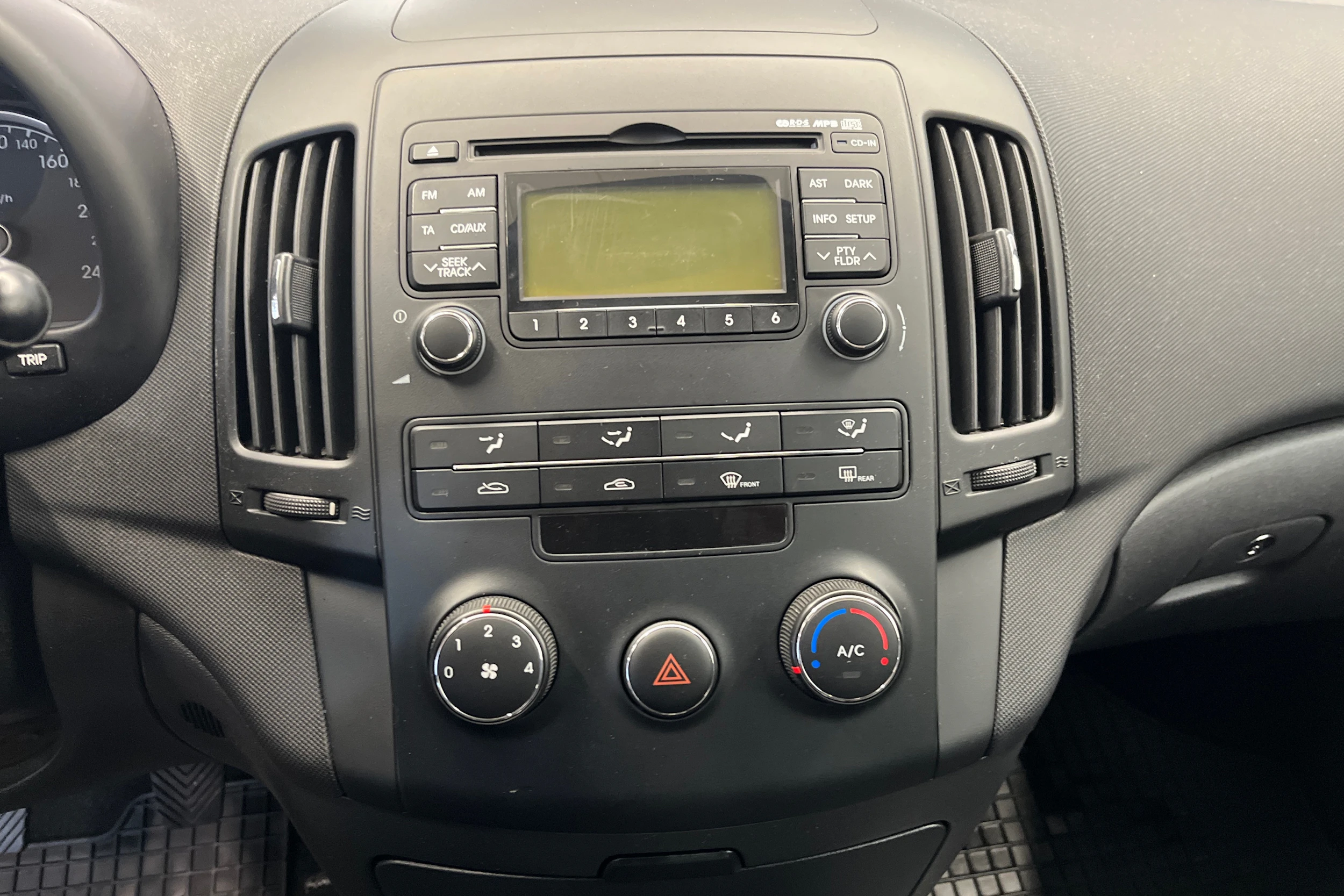 Harmaa Hyundai i30 2012 kuva 14.