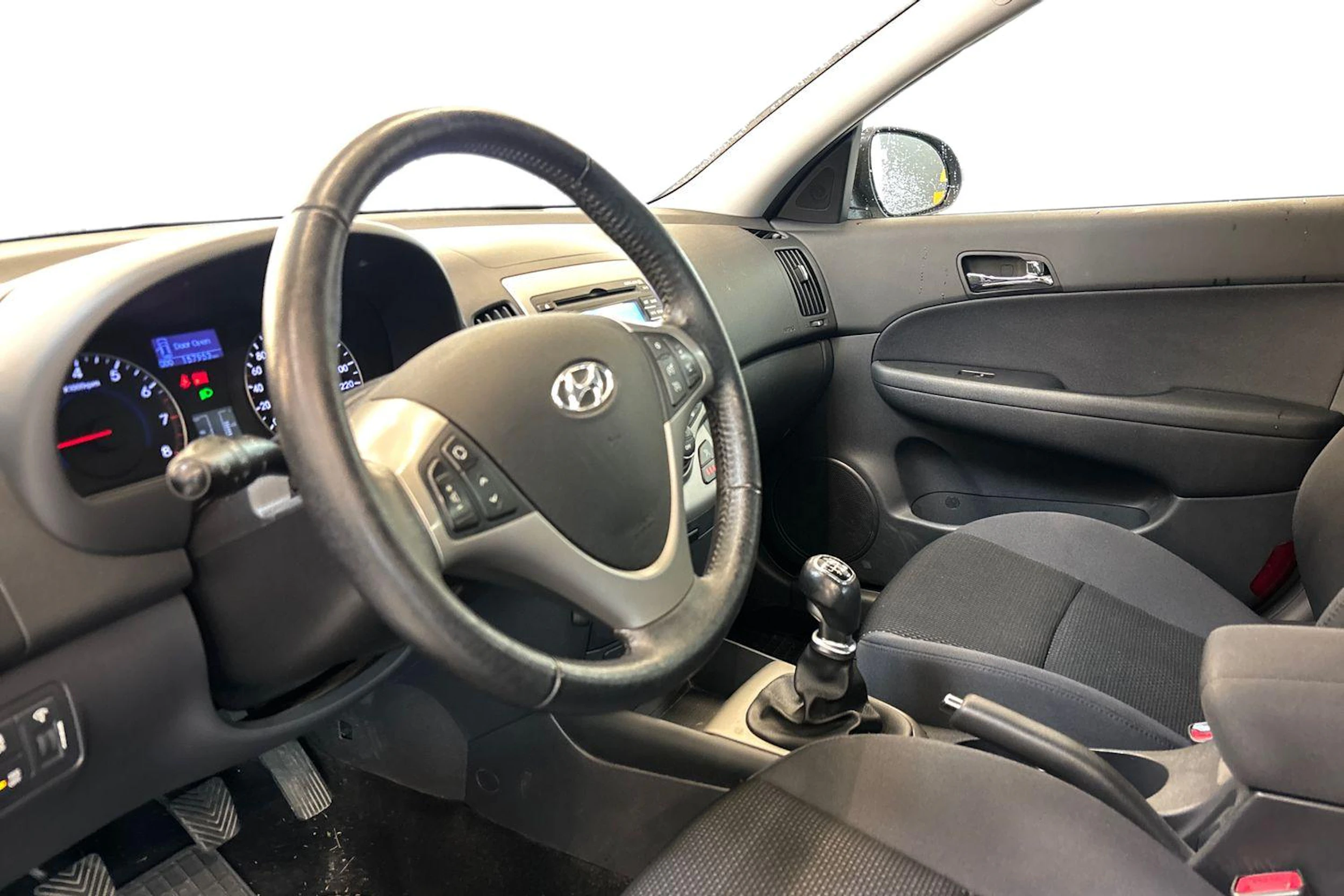 Harmaa Hyundai i30 2013 kuva 3.
