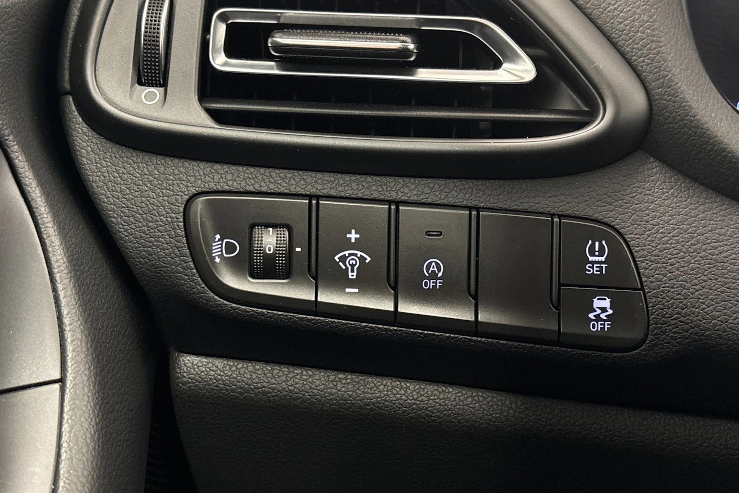 sininen Hyundai i30 2022 kuva 16.