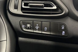 sininen Hyundai i30 2022 kuva 16.