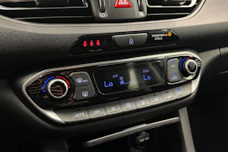 sininen Hyundai i30 2022 kuva 20.