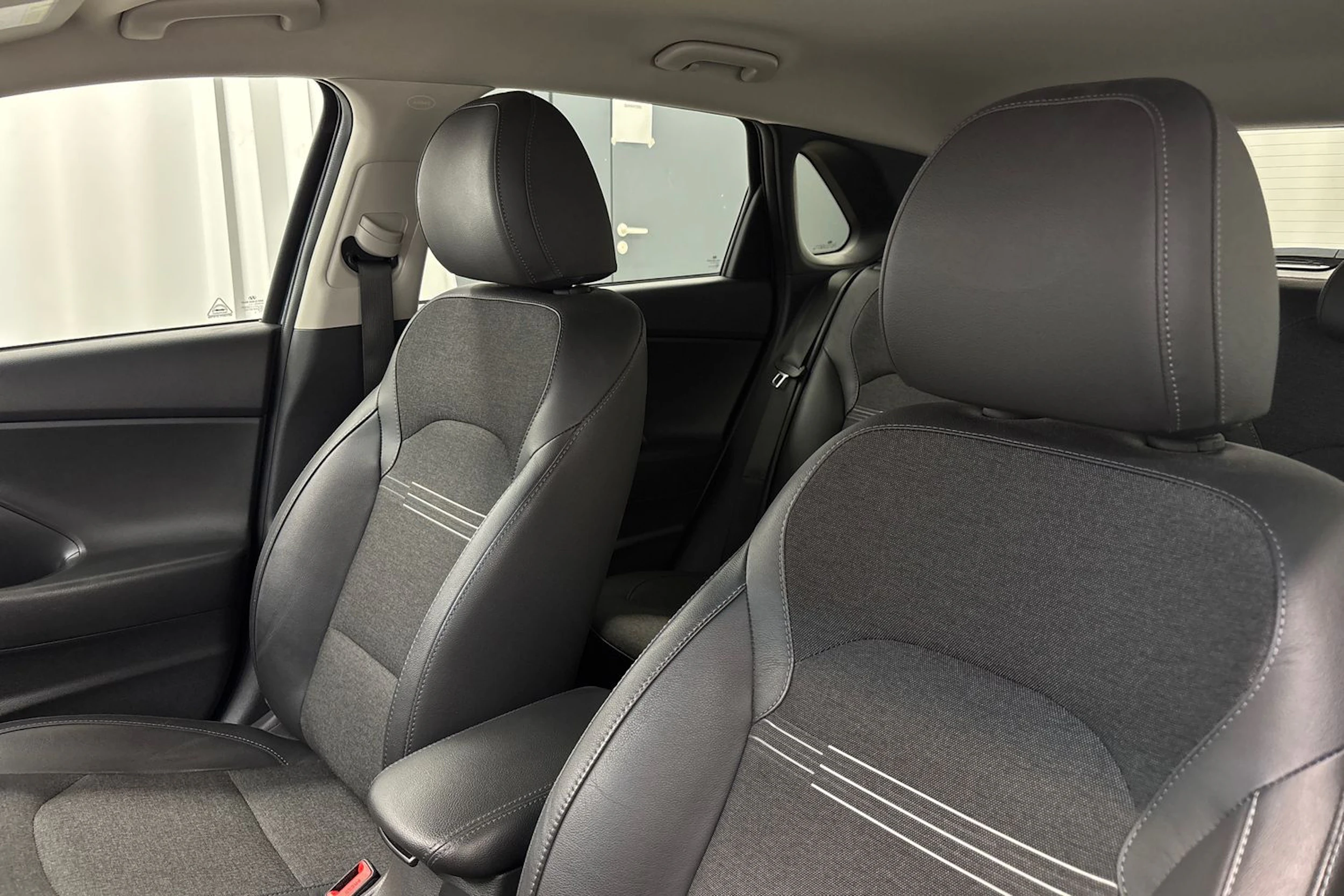 sininen Hyundai i30 2022 kuva 26.
