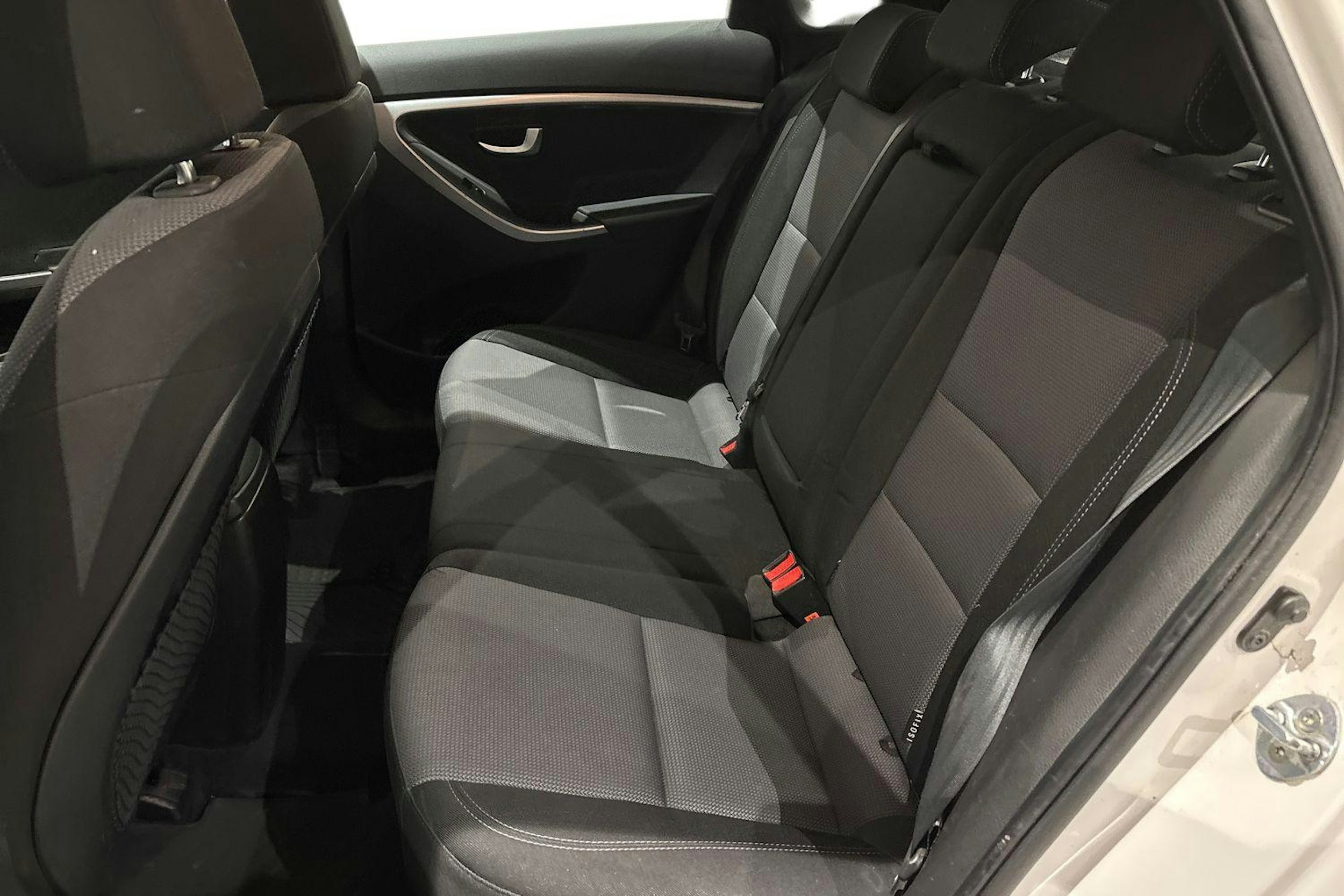 valkoinen Hyundai i30 5d 2012 kuva 8.