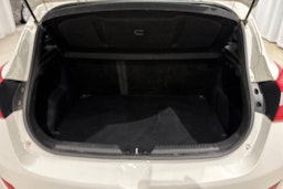 valkoinen Hyundai i30 5d 2012 kuva 13.