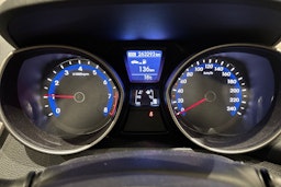 valkoinen Hyundai i30 5d 2012 kuva 14.