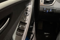 valkoinen Hyundai i30 5d 2012 kuva 18.