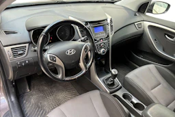 ruskea (beige) Hyundai i30 5d 2013 kuva 8.