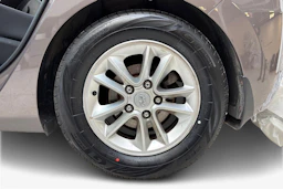 ruskea (beige) Hyundai i30 5d 2013 kuva 12.