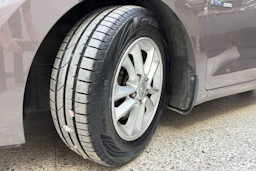 ruskea (beige) Hyundai i30 5d 2013 kuva 13.