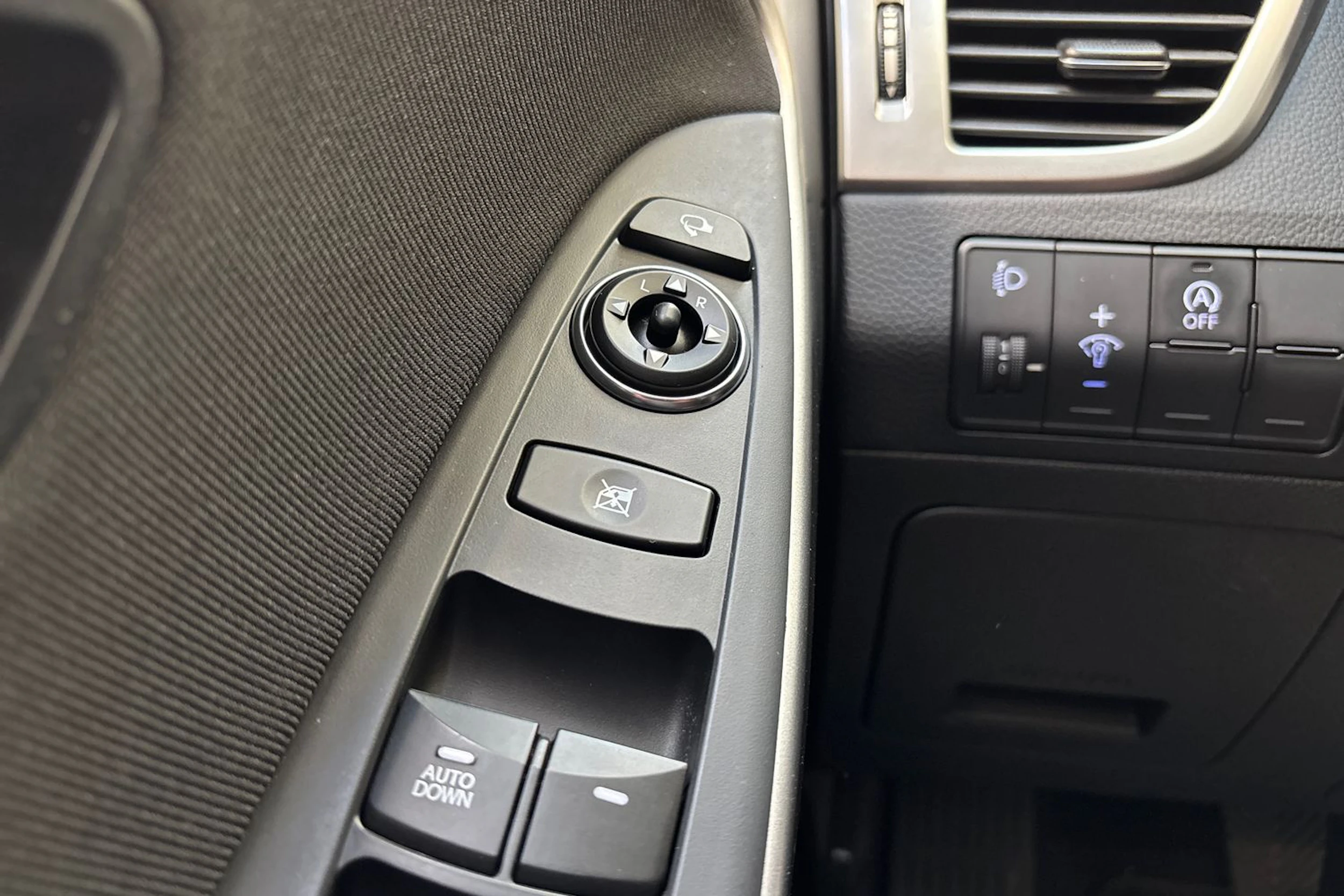 ruskea (beige) Hyundai i30 5d 2013 kuva 17.