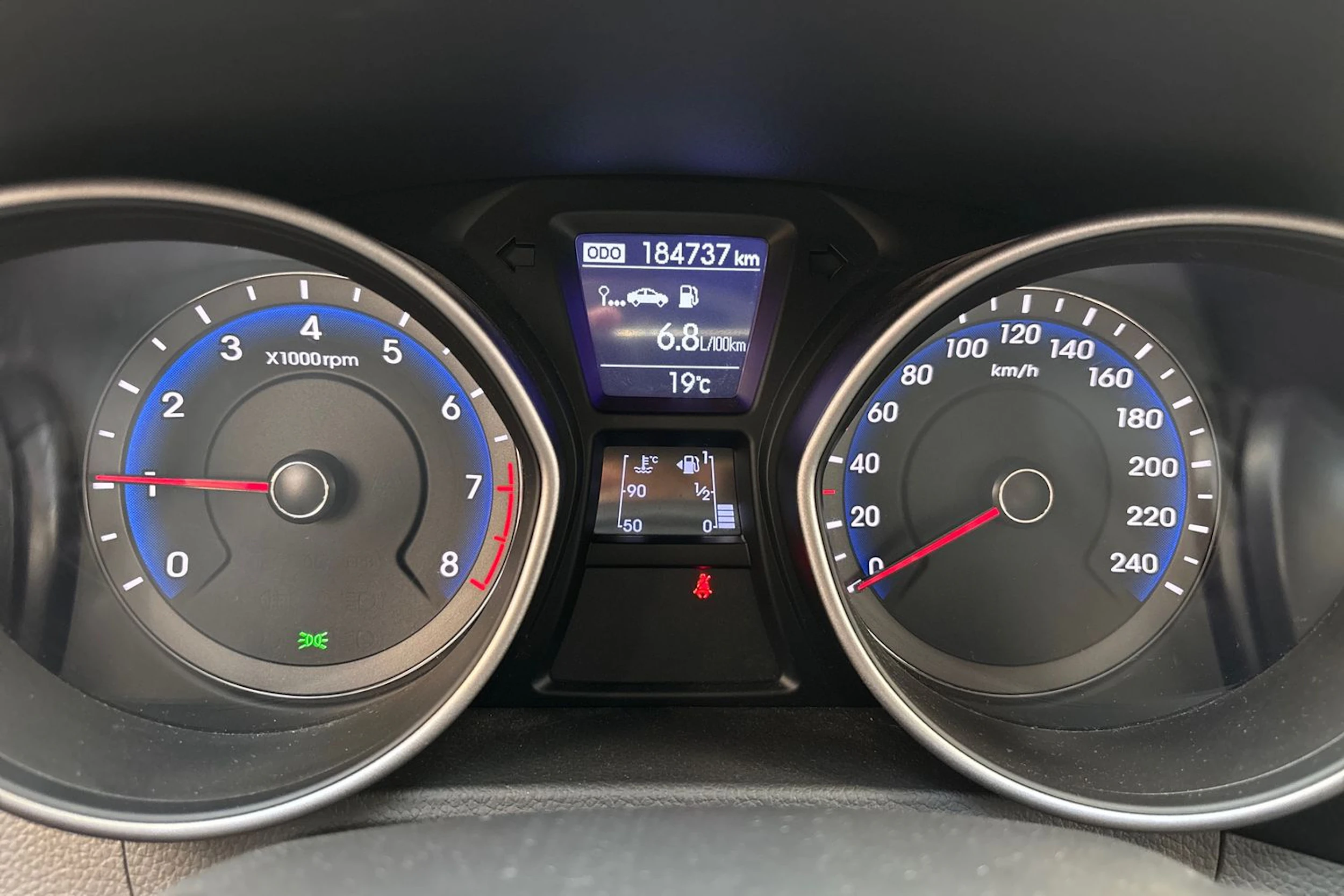 ruskea (beige) Hyundai i30 5d 2013 kuva 19.