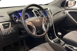 sininen Hyundai i30 5d 2013 kuva 3.