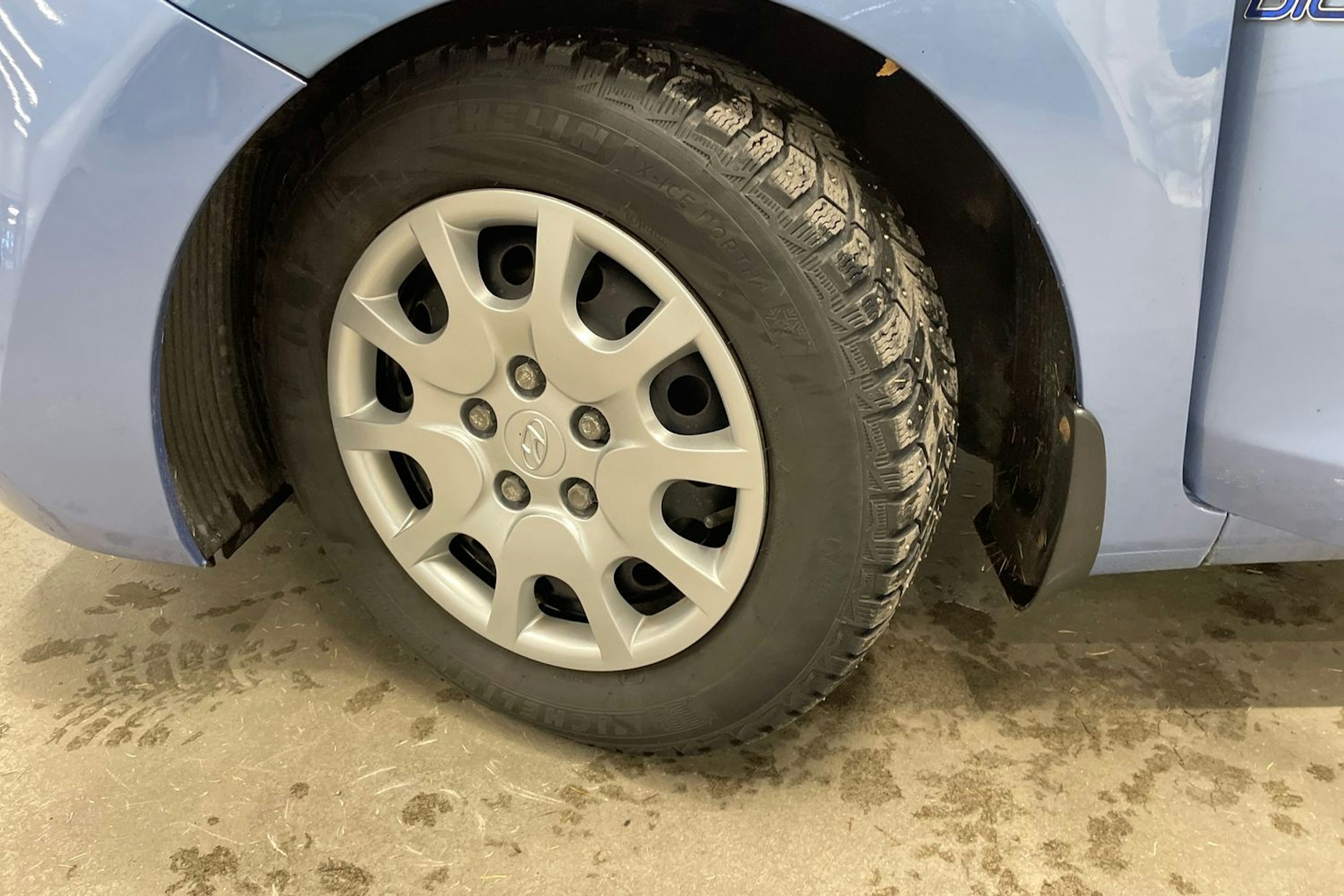 sininen Hyundai i30 5d 2013 kuva 13.