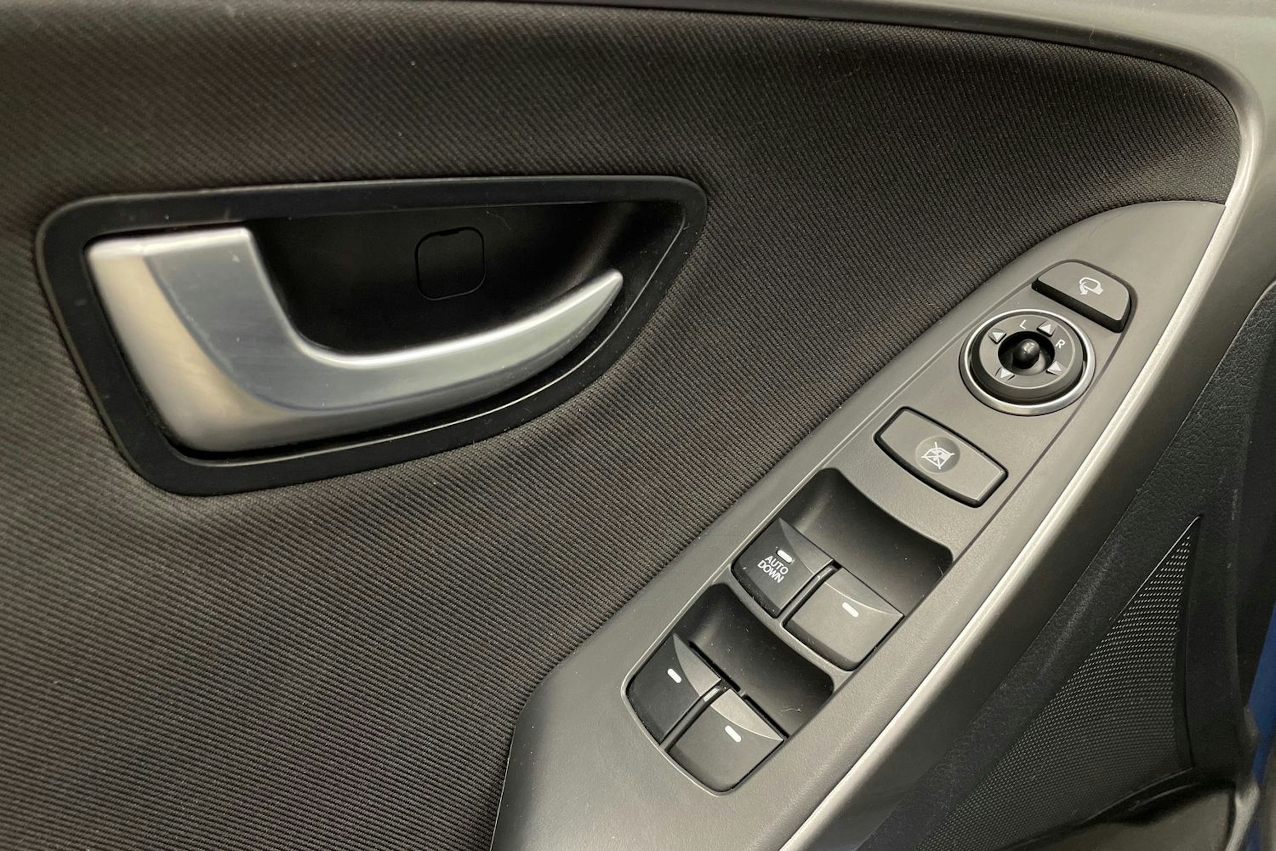 sininen Hyundai i30 5d 2013 kuva 15.