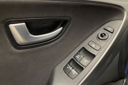 sininen Hyundai i30 5d 2013 kuva 15.