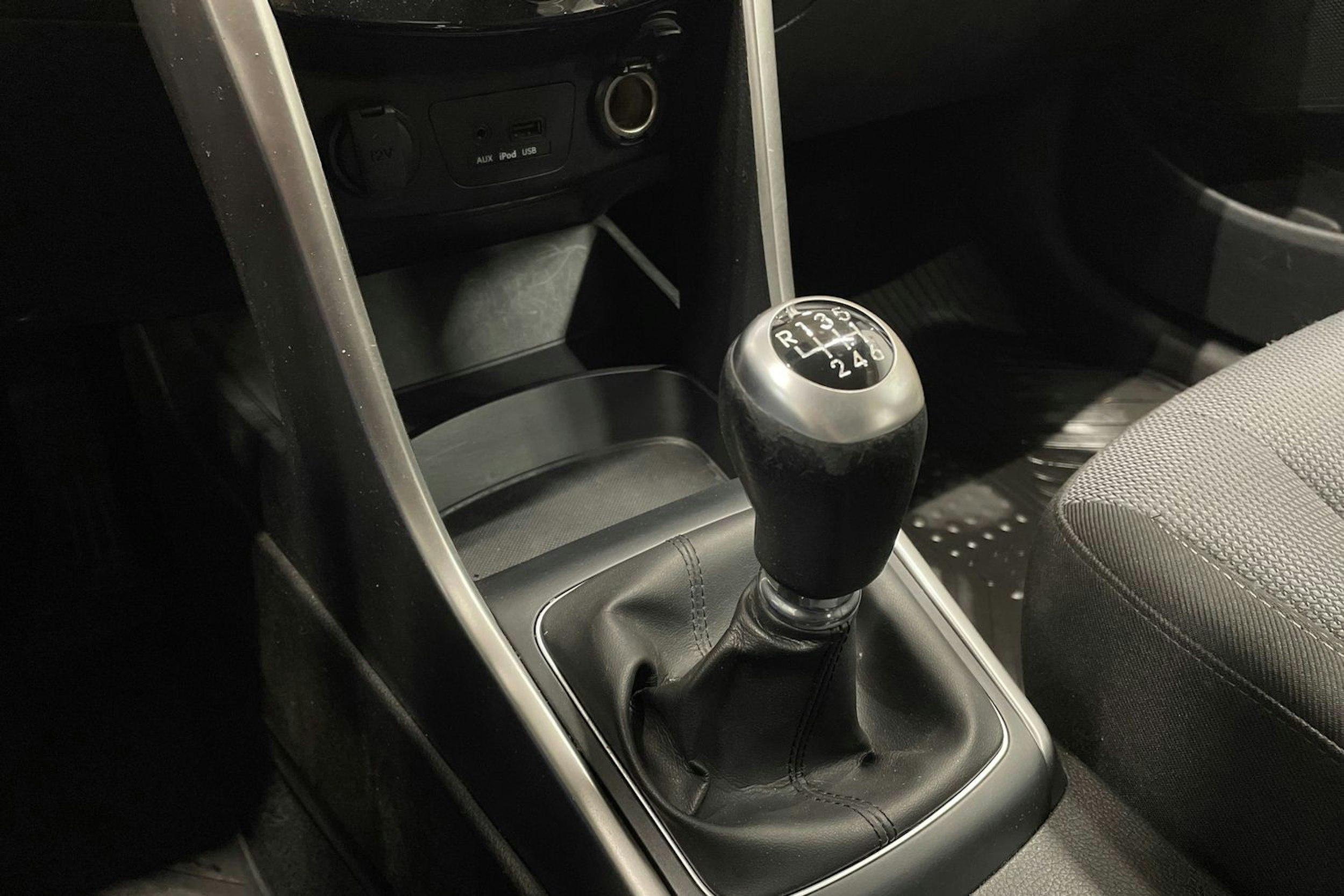 sininen Hyundai i30 5d 2013 kuva 18.