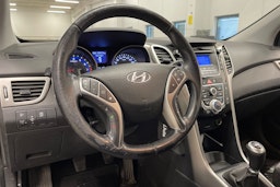 sininen Hyundai i30 5d 2013 kuva 22.