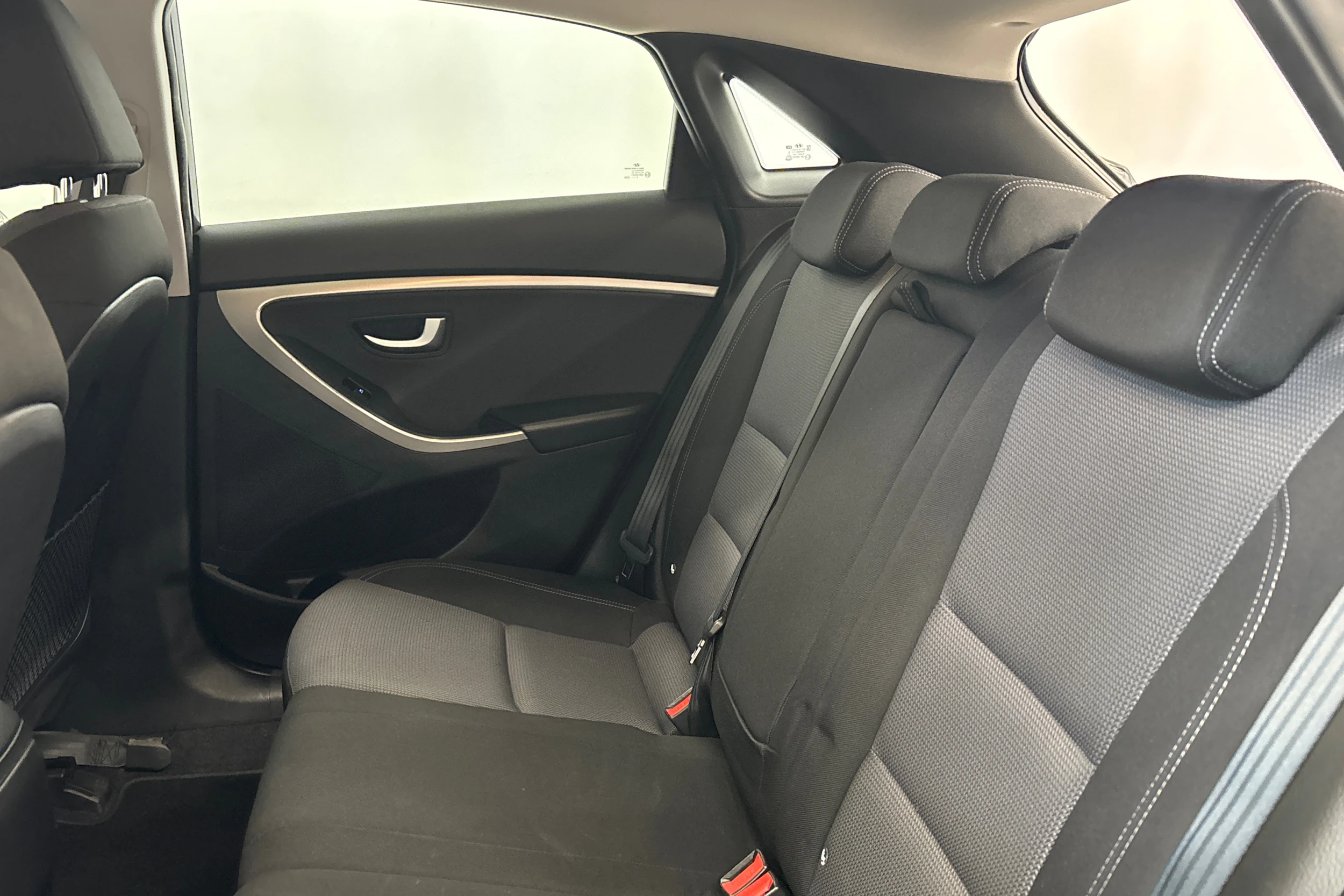 harmaa Hyundai i30 5d 2016 kuva 13.