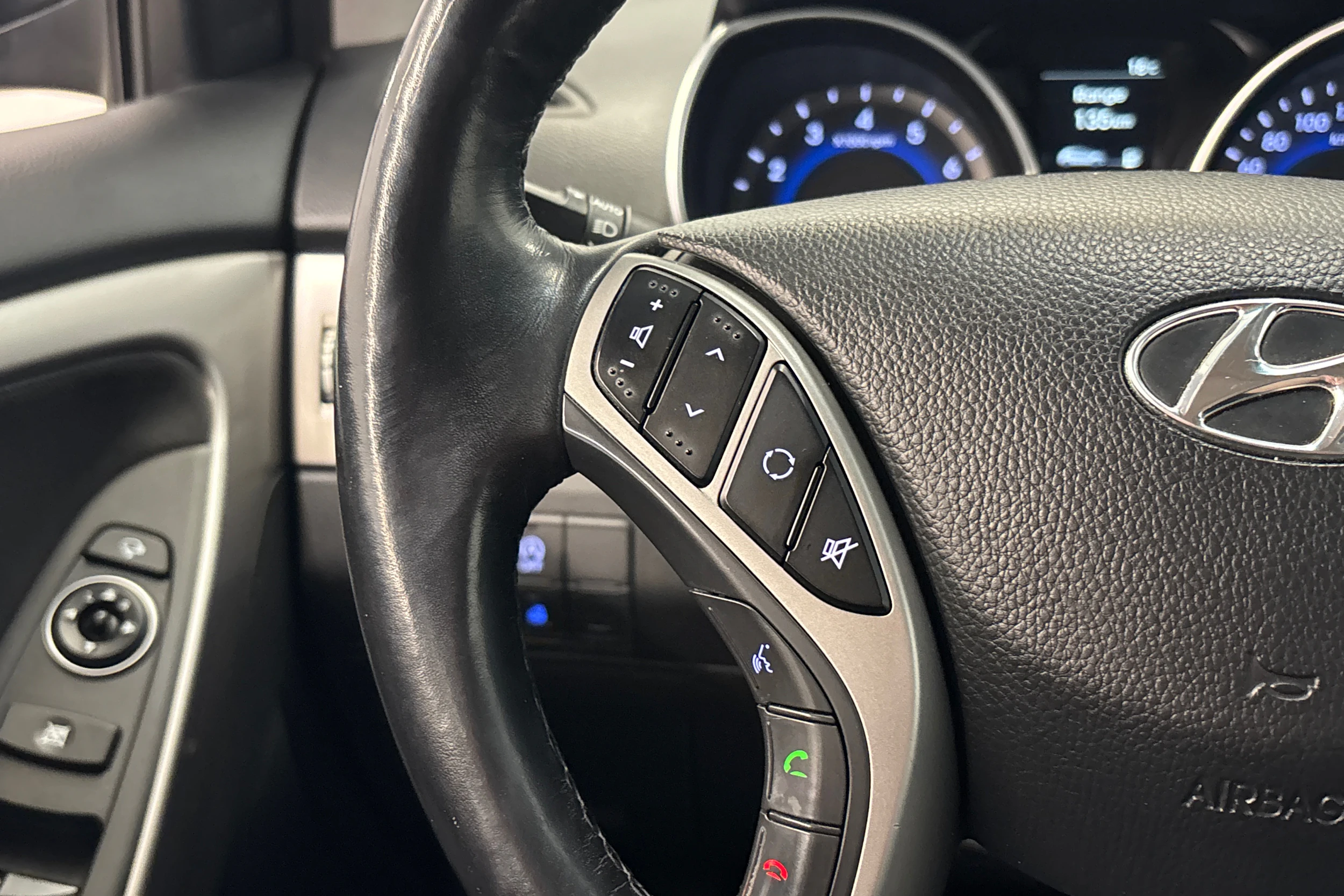 harmaa Hyundai i30 5d 2016 kuva 18.