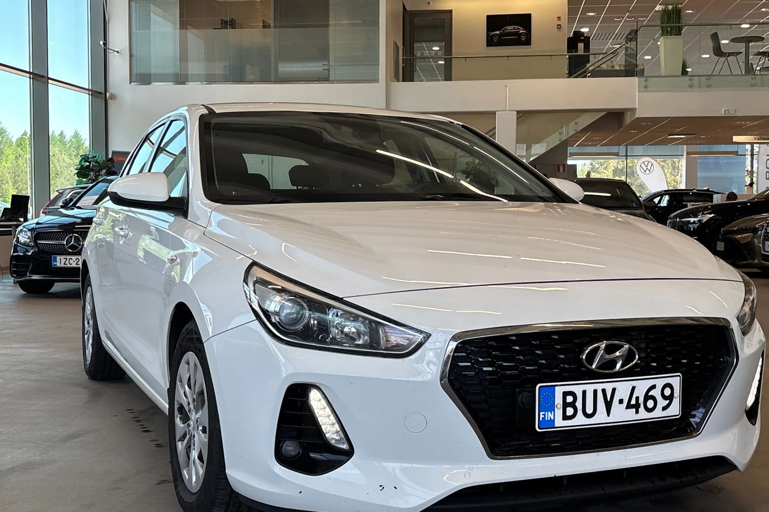 valkoinen Hyundai i30 5d 2017 kuva 21.