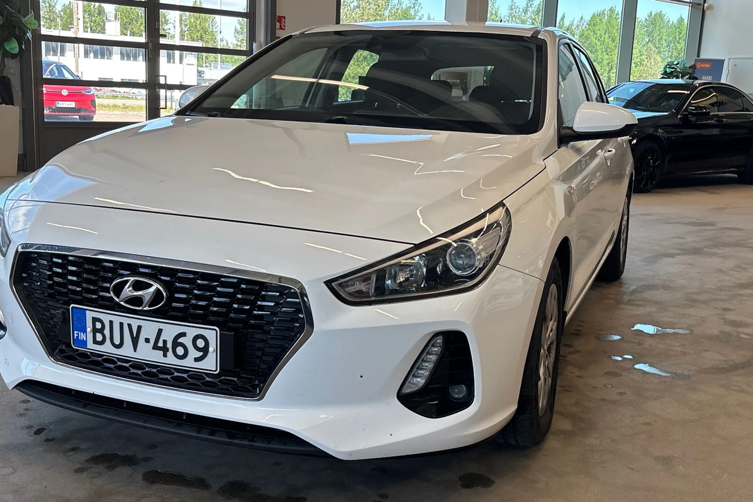 valkoinen Hyundai i30 5d 2017 kuva 23.