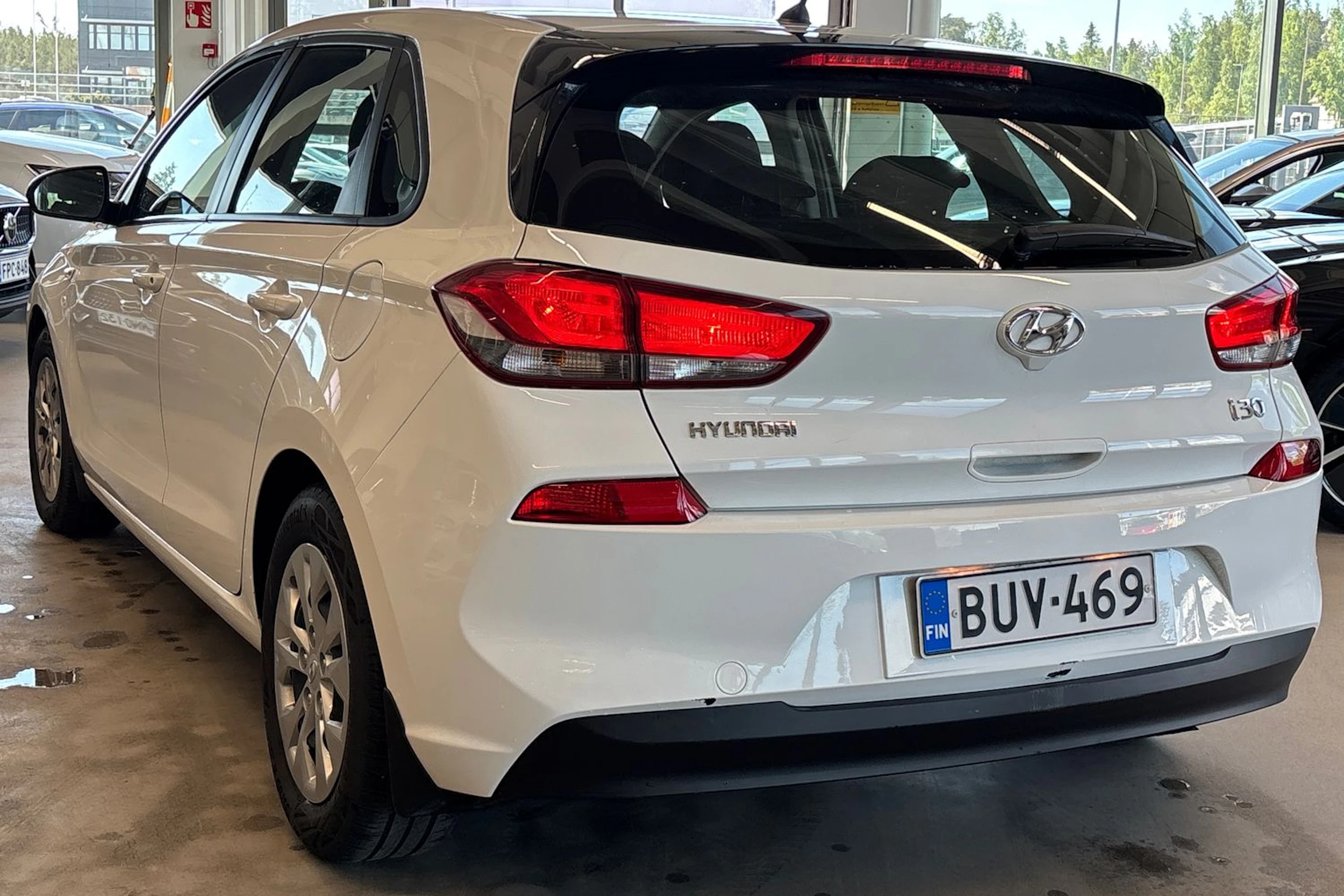 valkoinen Hyundai i30 5d 2017 kuva 24.