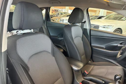 valkoinen Hyundai i30 5d 2017 kuva 28.