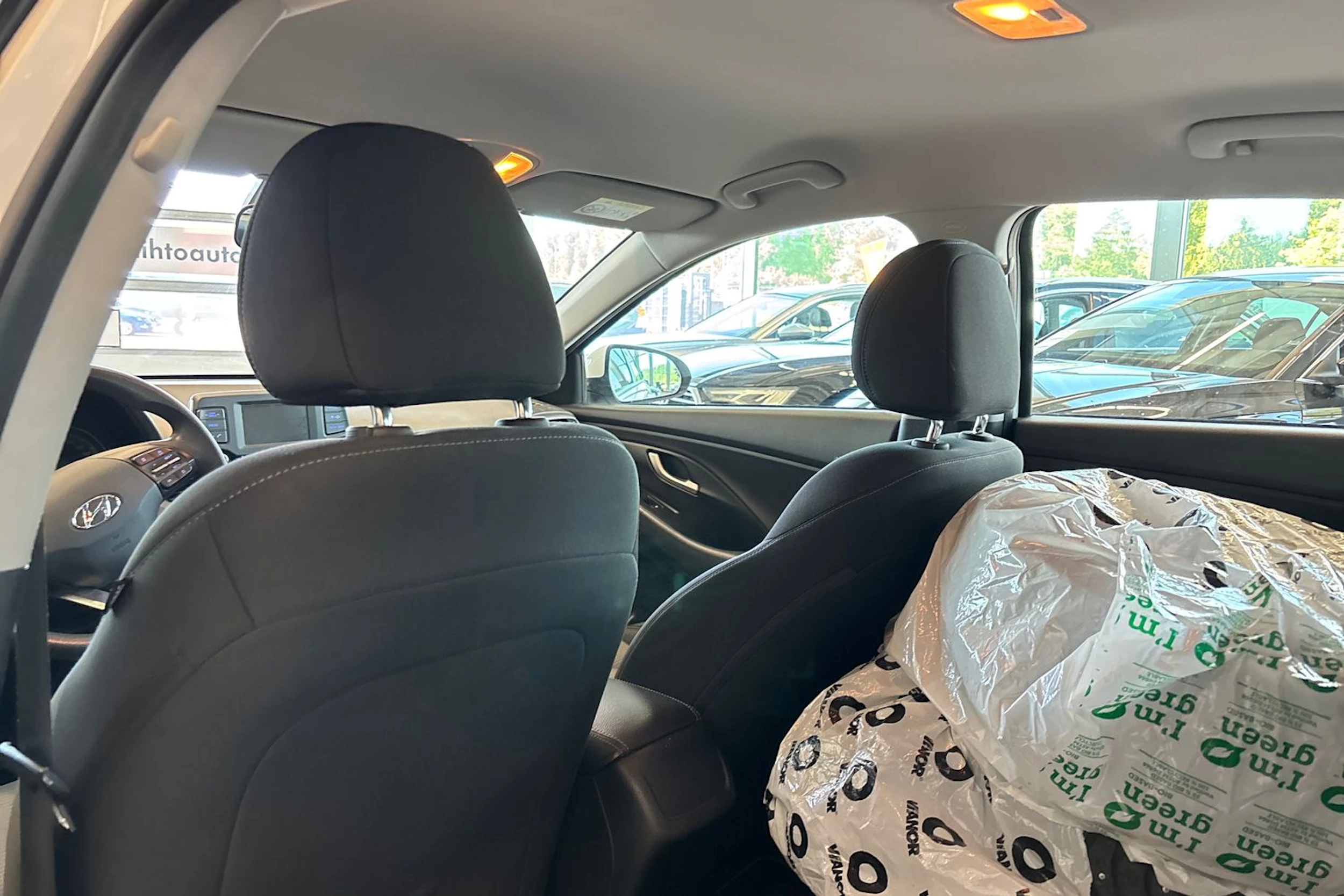 valkoinen Hyundai i30 5d 2017 kuva 29.